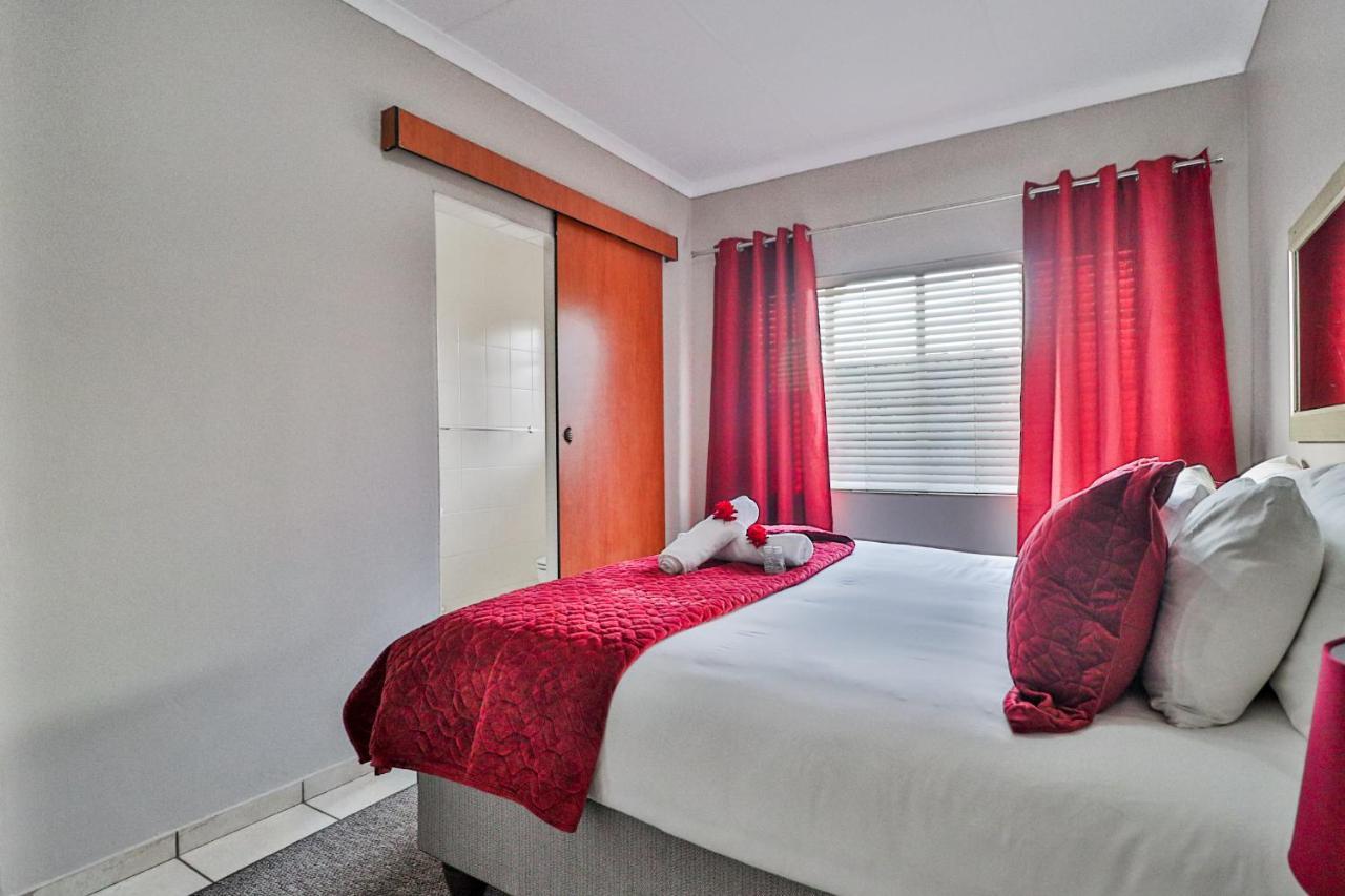 בוקסבורג Rudman Townhouses - Or Tambo Airport מראה חיצוני תמונה