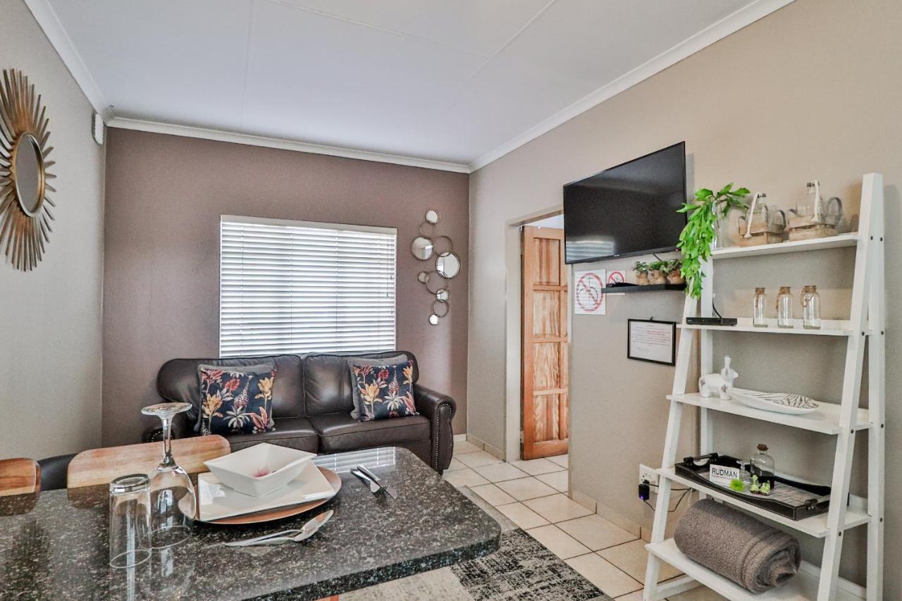 בוקסבורג Rudman Townhouses - Or Tambo Airport מראה חיצוני תמונה