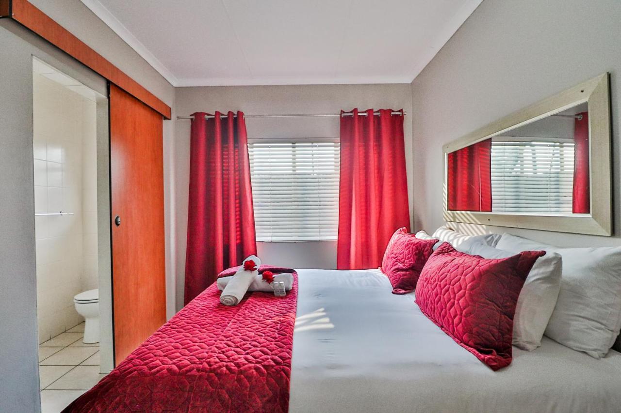 בוקסבורג Rudman Townhouses - Or Tambo Airport מראה חיצוני תמונה