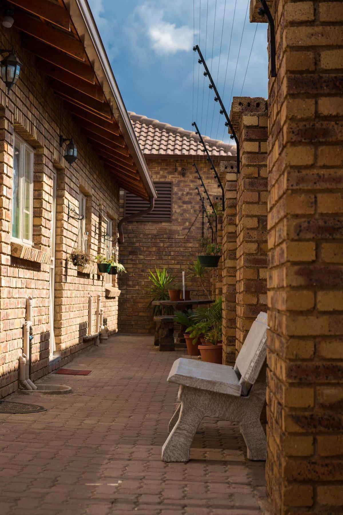 בוקסבורג Rudman Townhouses - Or Tambo Airport מראה חיצוני תמונה