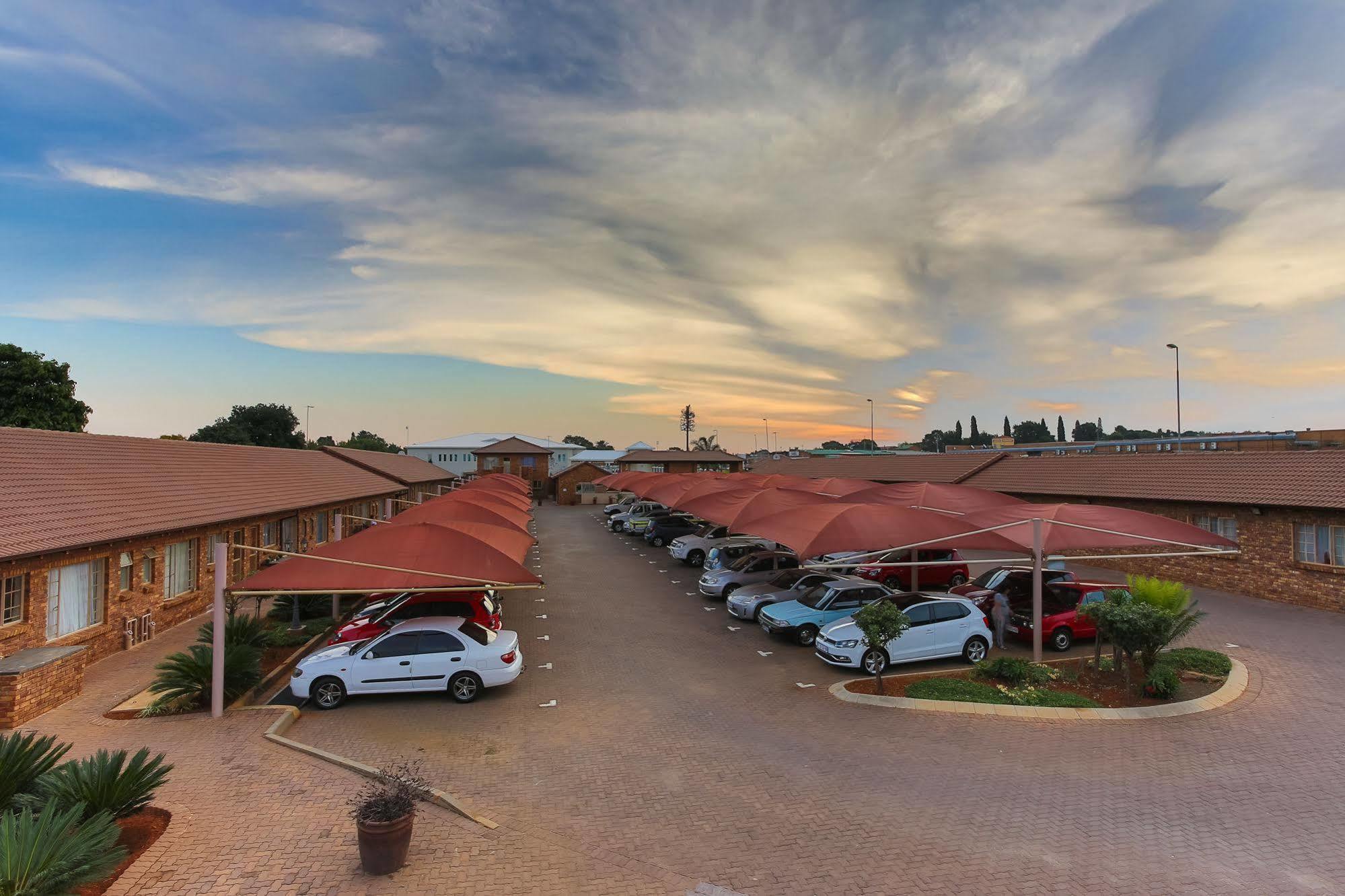 בוקסבורג Rudman Townhouses - Or Tambo Airport מראה חיצוני תמונה