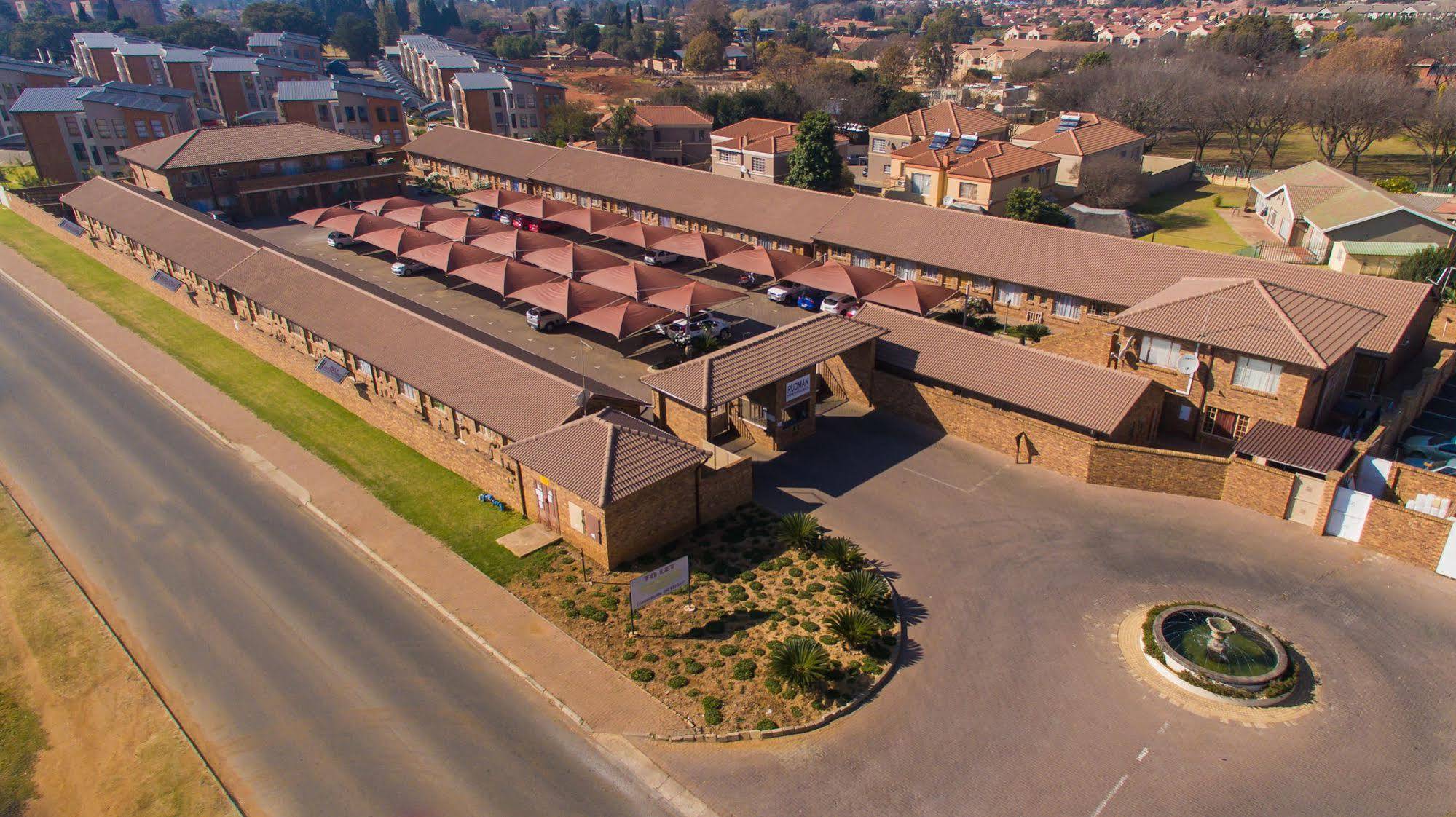 בוקסבורג Rudman Townhouses - Or Tambo Airport מראה חיצוני תמונה